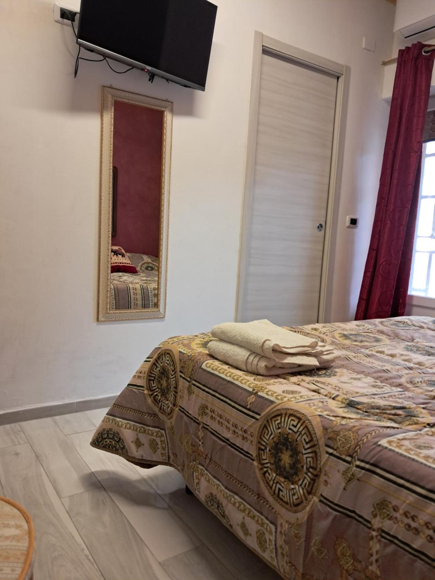 Levante Rooms Scalea Eksteriør billede